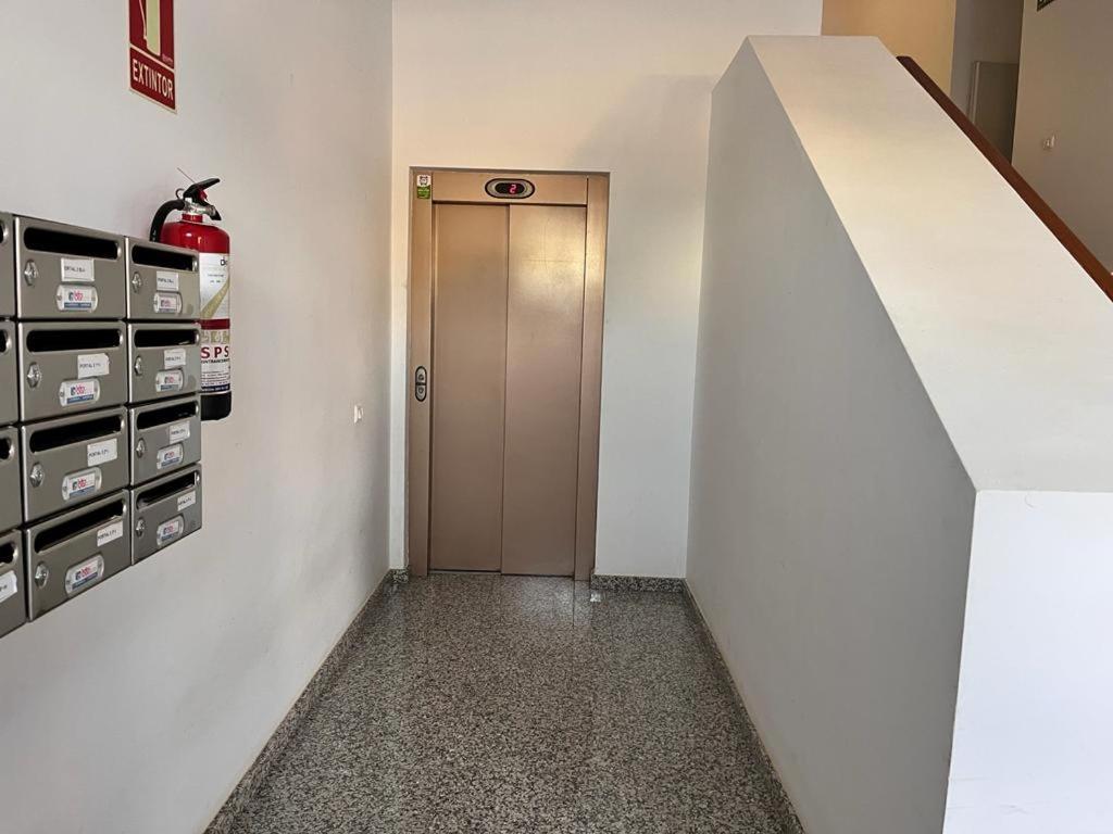 Melo Home Vecindario-Near Airport-Elevator-Garage Sardina Eksteriør billede